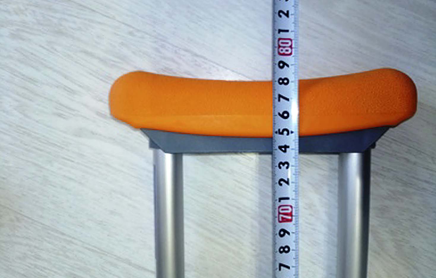 Адаптация костылей под рост